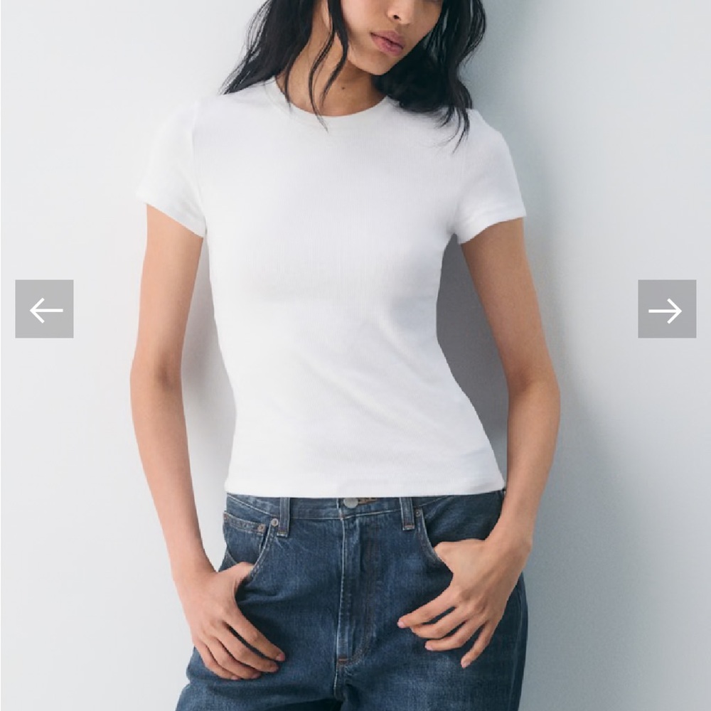 Aritzia White Short Sleeve Tee